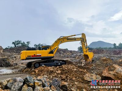 山推挖掘機亮相泰國市場，硬核裝備助力礦山施工新變革