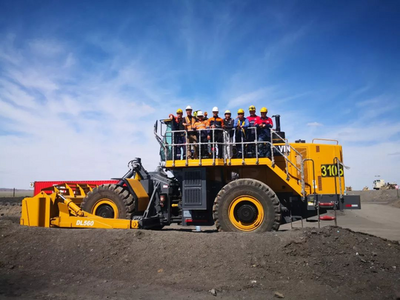 新突破！徐工正面吊產品揚帆出海，助力中亞區域礦山施工升級